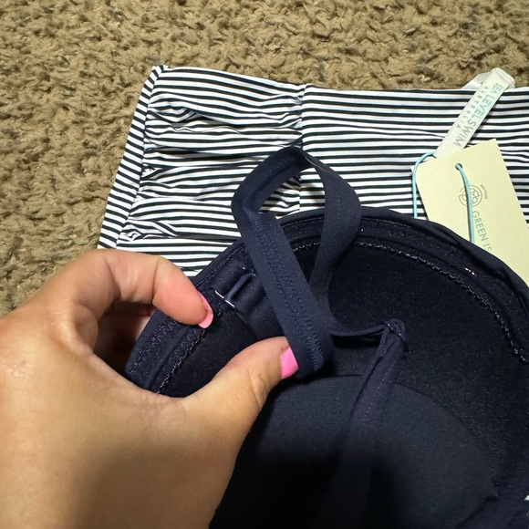 Sea Level Swim - Picture 6 of 6